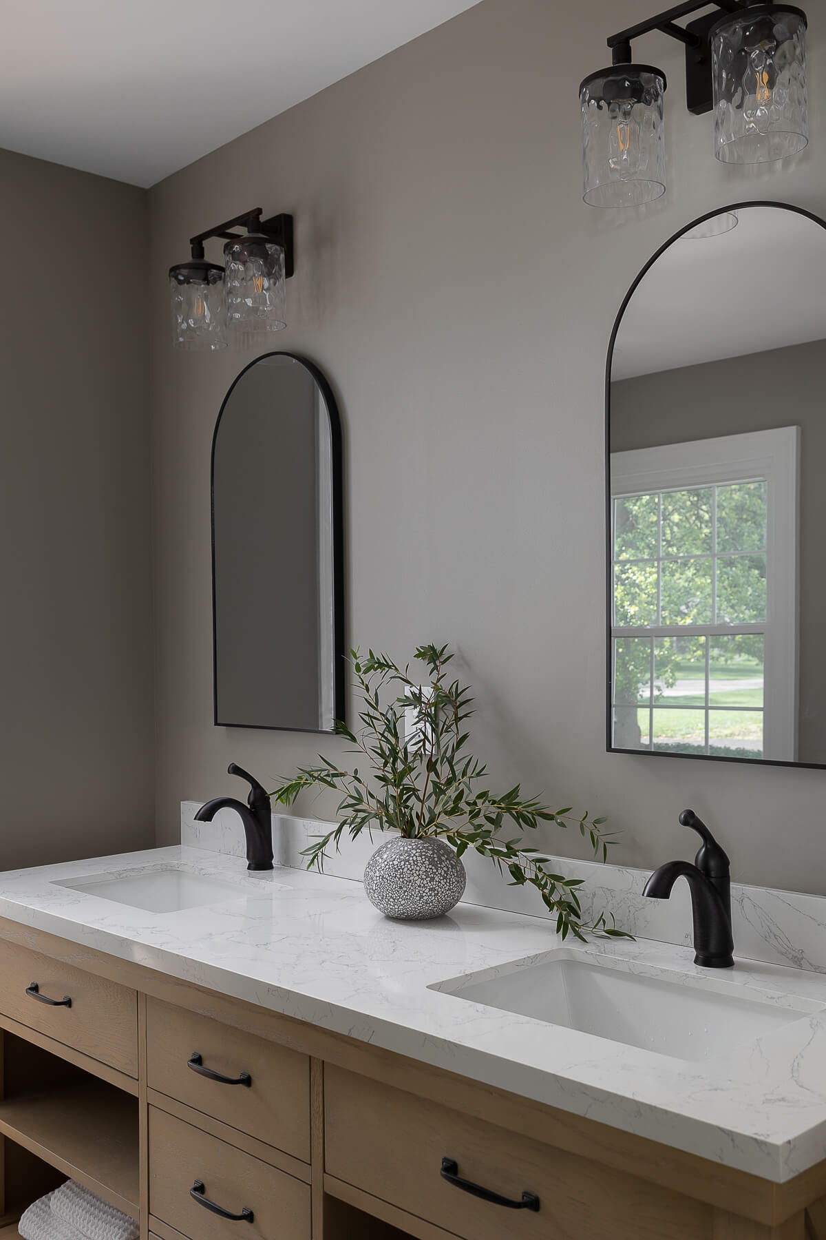 002 102 Tristan Rd Internet